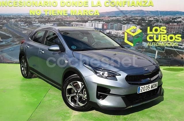 Gris / plata Usado 2023 Kia XCeed SUV | 24.490 € (Caro) - Imagen 1/4
