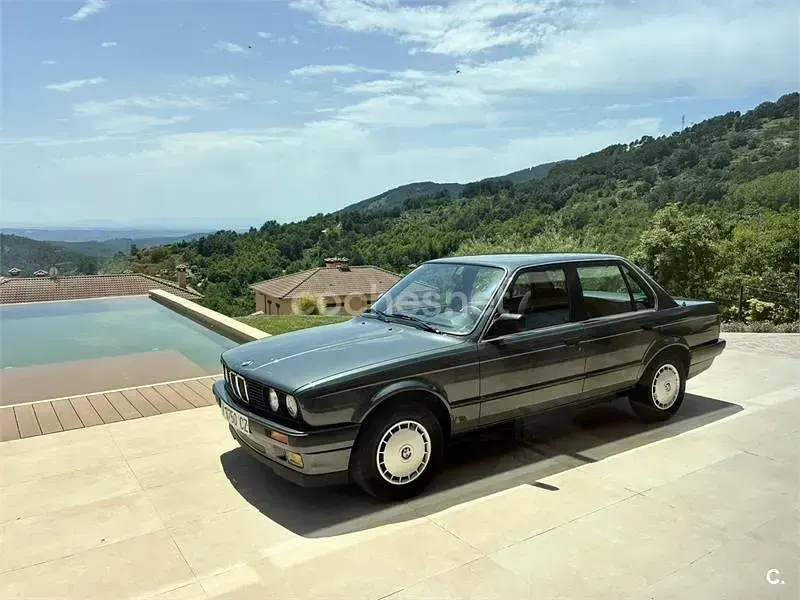 Usado BMW 316 102 CV (75 kW) 1989 Gris / plata Berlina