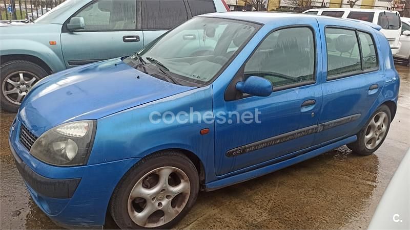 Usado Renault Clio II Dynamique 65 CV (47 kW) 2002 Azul Berlina