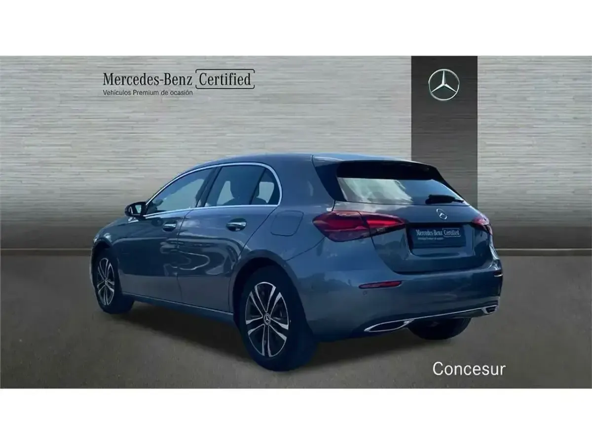 Usado Mercedes A200 149 CV (109 kW) 2025 Gris Berlina