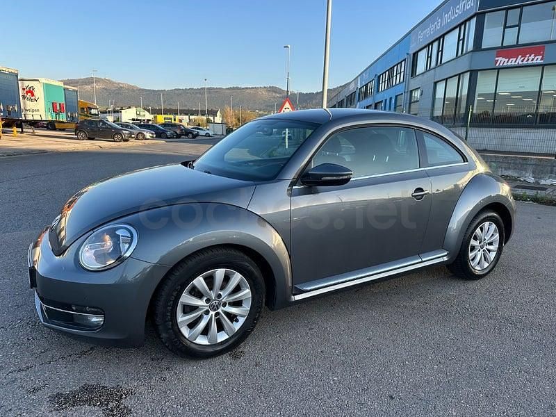 Usado VW Beetle Design 140 CV (102 kW) 2012 Gris / plata Utilitario