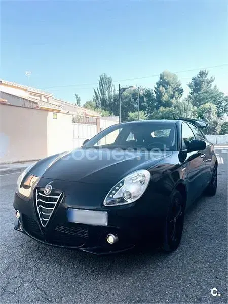 Usado Alfa Romeo Giulietta Veloce 105 CV (77 kW) 2014 Negro Utilitario