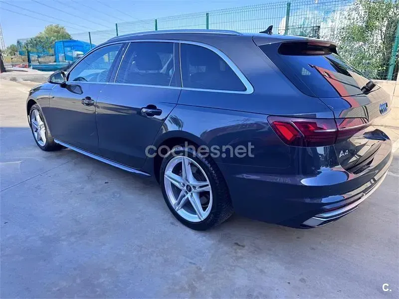 Usado Audi A4 S-Line 163 CV (119 kW) 2023 Gris / plata Familiar