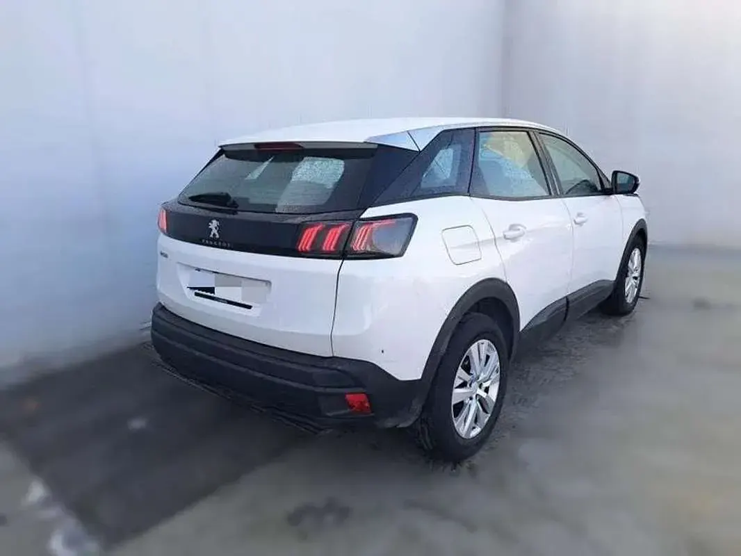 Usado Peugeot 3008 Active 131 CV (96 kW) 2021 Blanco SUV