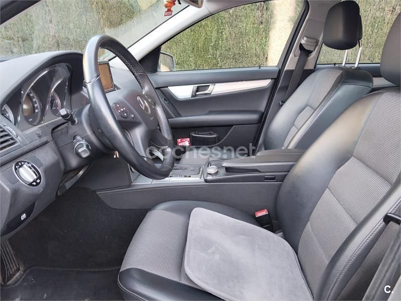 Usado Mercedes C220 170 CV (125 kW) 2010 Gris / plata Familiar