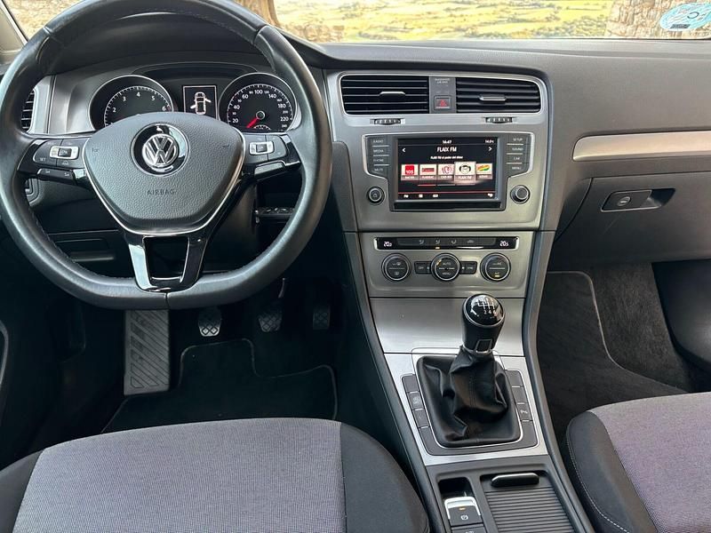 Usado VW Golf VII Edition 110 CV (80 kW) 2015 Gris Utilitario