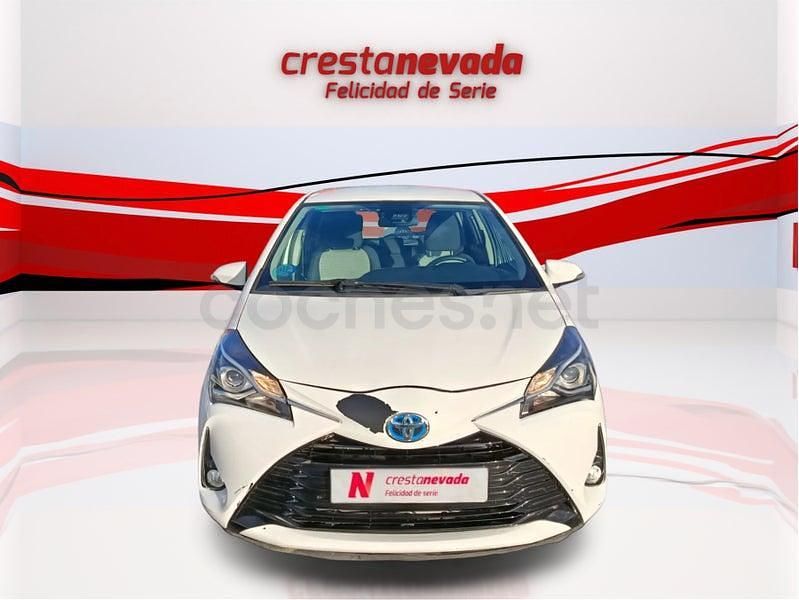 Usado Toyota Yaris Hybrid Active 100 CV (73 kW) 2019 Blanco Berlina