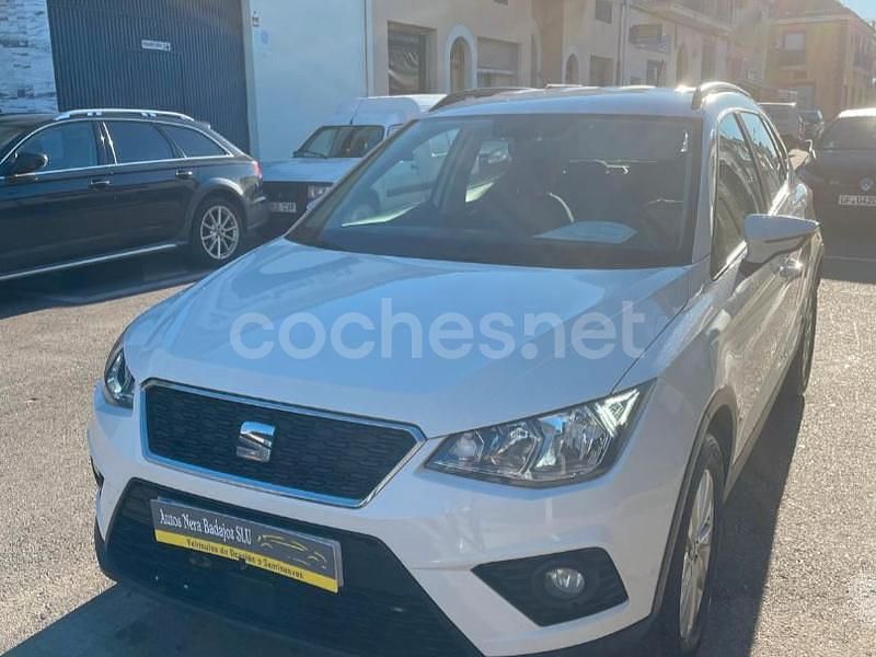 Usado Seat Arona Ecomotive 95 CV (69 kW) 2019 Blanco SUV