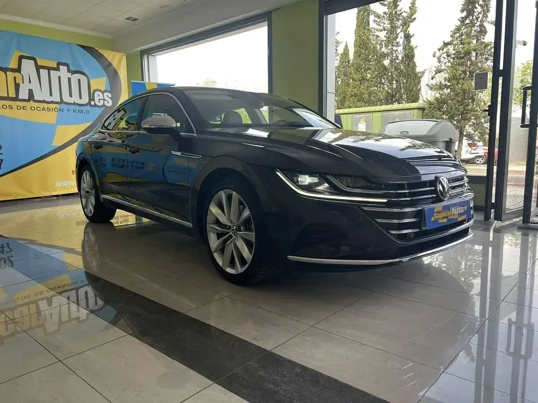 Usado VW Arteon Elegance 218 CV (160 kW) 2023 Negro Coupe