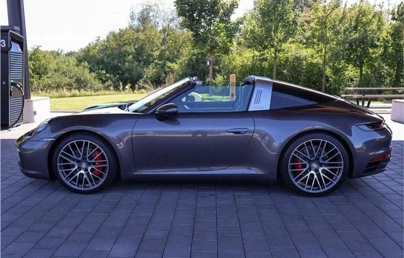 Gris Usado 2024 Porsche 992 Coupe | 186.999 € (Buen precio) - Imagen 1/4