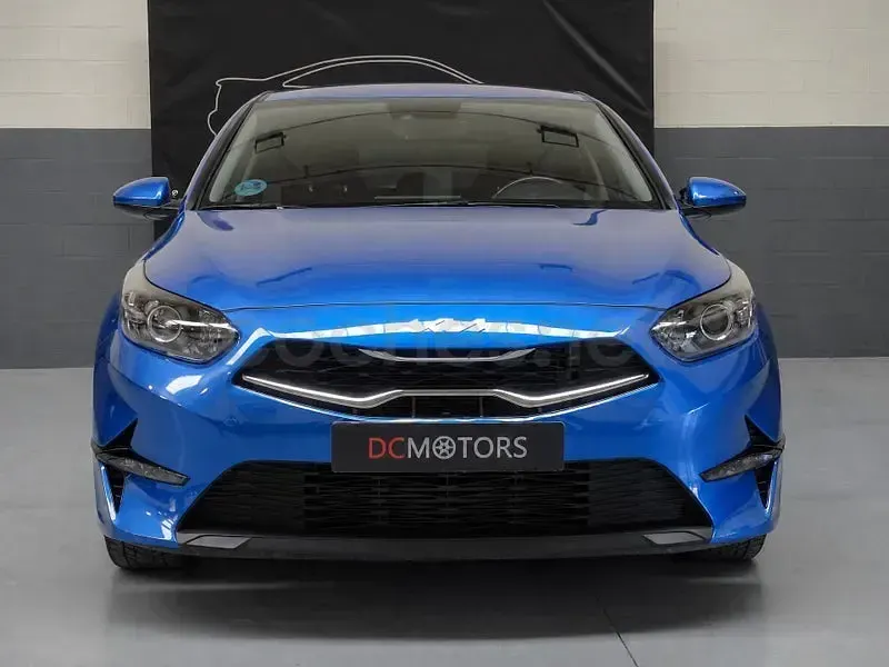 Usado Kia Ceed 120 CV (88 kW) 2024 Blanco Utilitario
