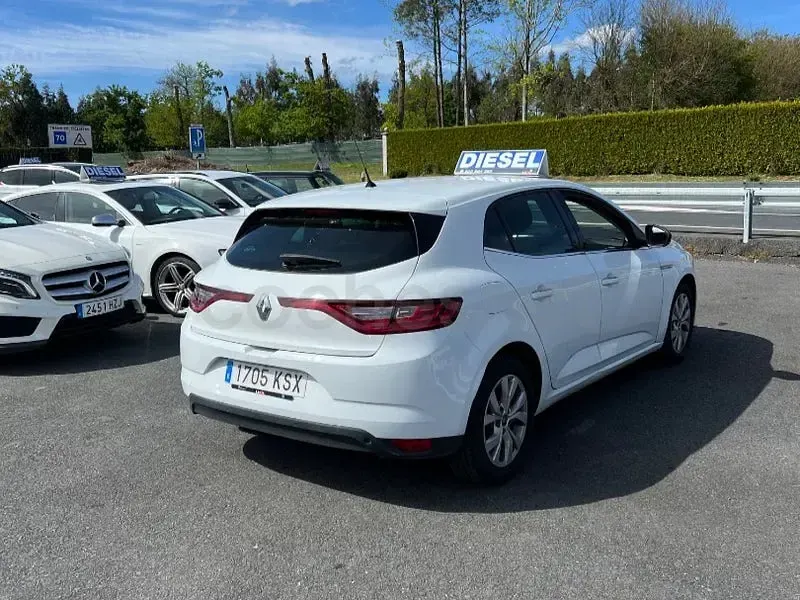 Usado Renault Mégane Bose Edition 115 CV (84 kW) 2019 Blanco Berlina