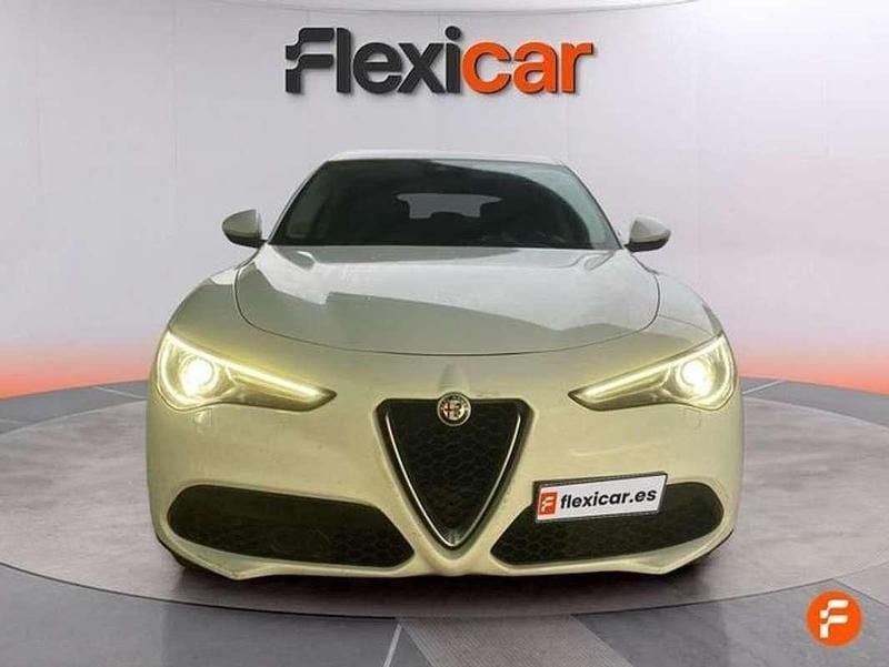 Usado Alfa Romeo Stelvio Executive 280 CV (205 kW) 2017 Blanco SUV