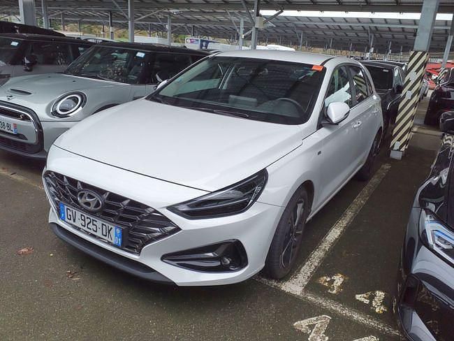 Usado Hyundai i30 120 CV (88 kW) 2024 Blanco Berlina