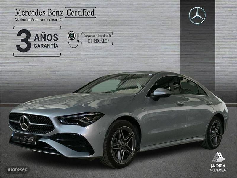 Gris / plata Usado 2025 Mercedes CLA250e Berlina | 42.990 € (Precio justo) - Imagen 1/4