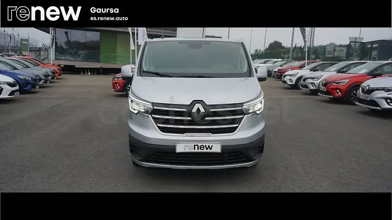 Usado Renault Trafic 110 CV (80 kW) 2023 Gris / plata Monovolumen
