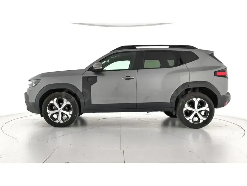 Usado Dacia Duster Journey 130 CV (95 kW) 2025 Gris / plata SUV