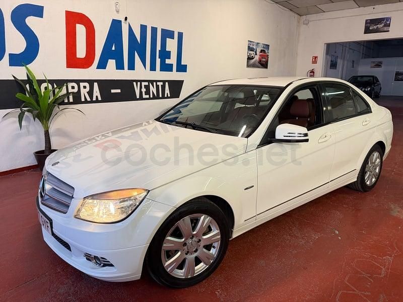 Usado Mercedes C200 Avantgarde 136 CV (100 kW) 2010 Blanco Berlina