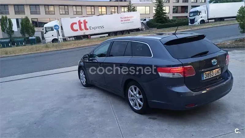 Usado Toyota Avensis Advance 147 CV (108 kW) 2009 Azul Familiar