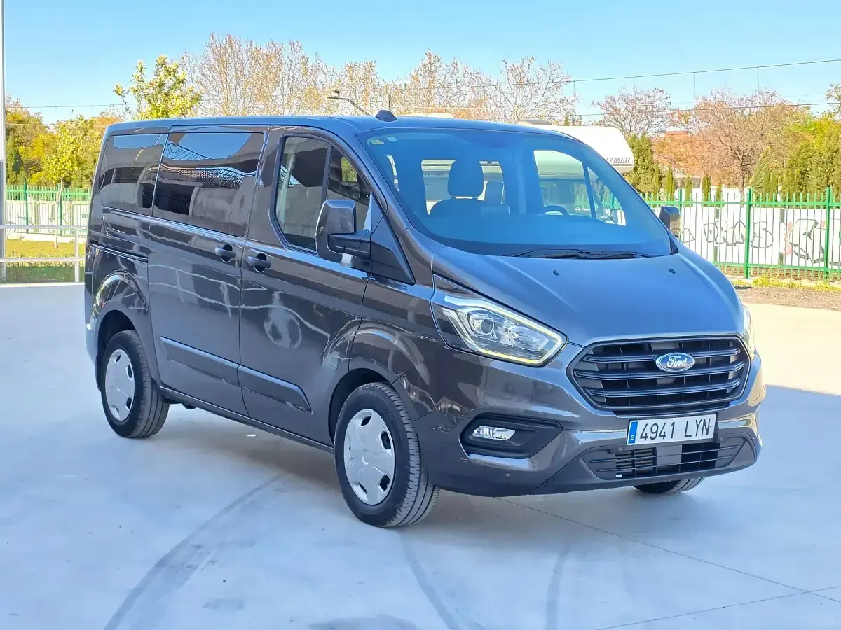 Usado Ford Transit Custom Trend 131 CV (96 kW) 2022 Gris Familiar