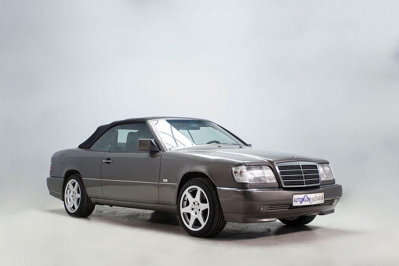 Usado Mercedes E300 220 CV (161 kW) 1992 Marron Descapotable