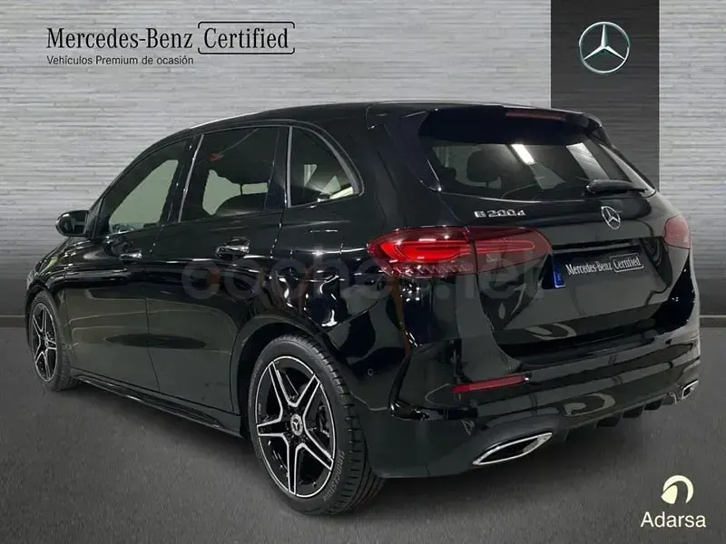 Usado Mercedes B200 150 CV (110 kW) 2025 Negro Utilitario