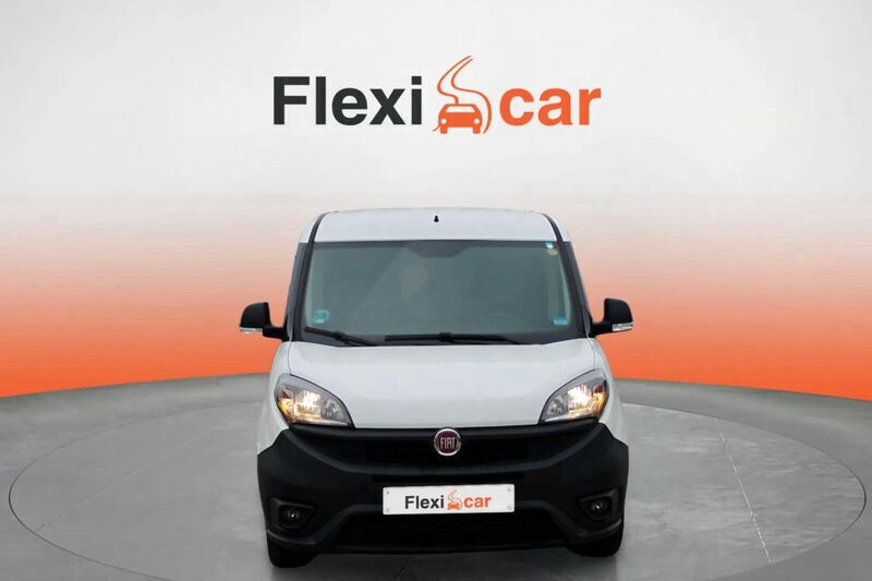 Usado Fiat Doblò Easy 95 CV (69 kW) 2022 Blanco Monovolumen