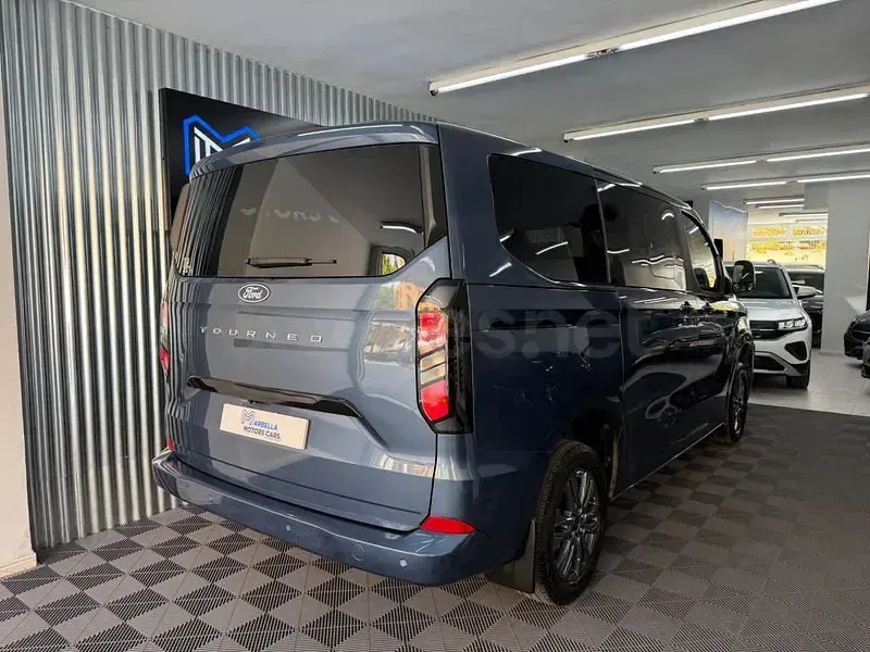 Usado Ford Tourneo Custom Titanium 150 CV (110 kW) 2024 Azul Van