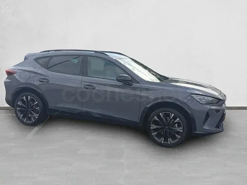 Usado Cupra Formentor 204 CV (150 kW) 2025 Gris / plata SUV