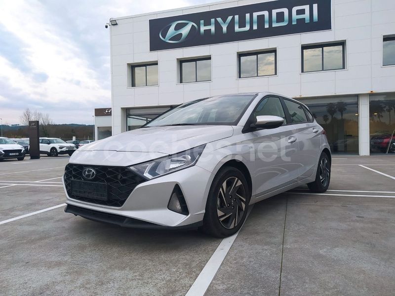 Gris / plata Usado 2023 Hyundai i20 Berlina | 18.500 € (Precio justo) - Imagen 1/4