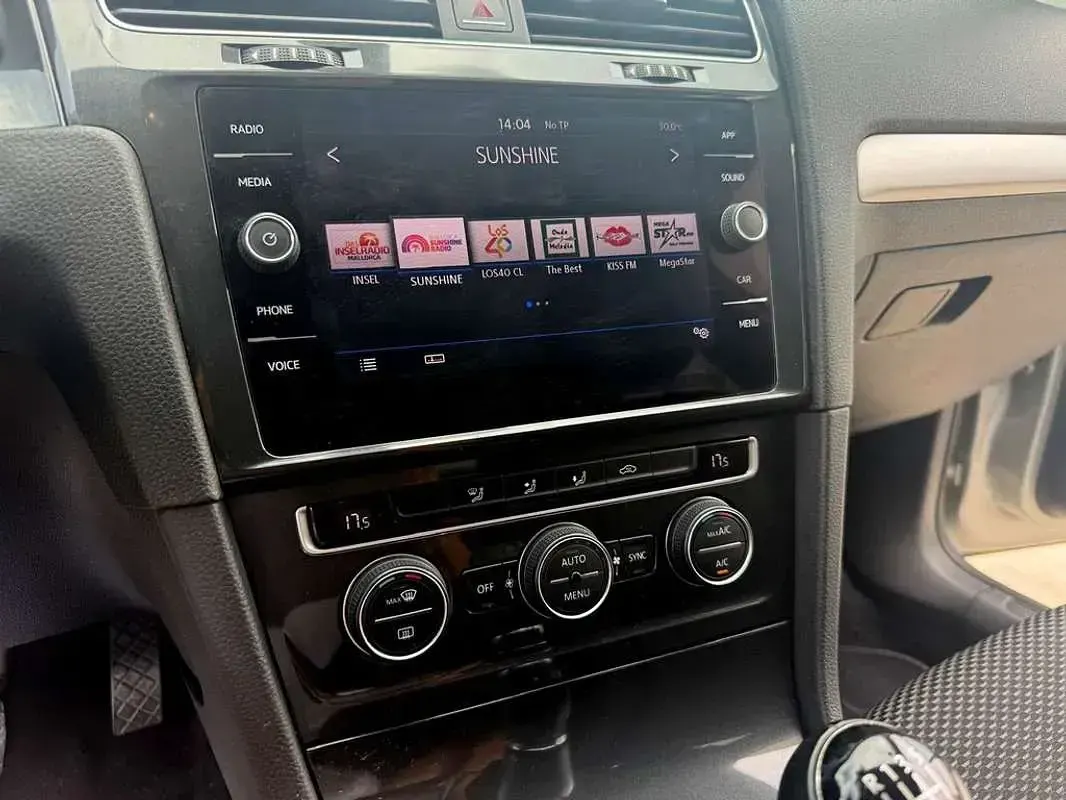 Usado VW Golf VII Advance 110 CV (80 kW) 2018 Gris Utilitario