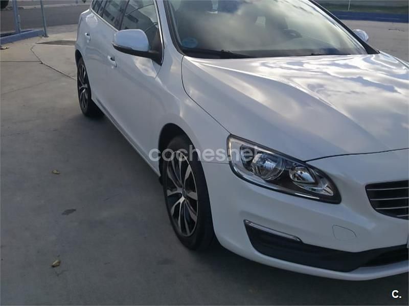 Usado Volvo V60 Kinetic 150 CV (110 kW) 2018 Blanco Familiar