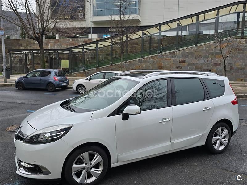 Usado Renault Grand Scénic III Dynamique 130 CV (95 kW) 2013 Blanco Monovolumen