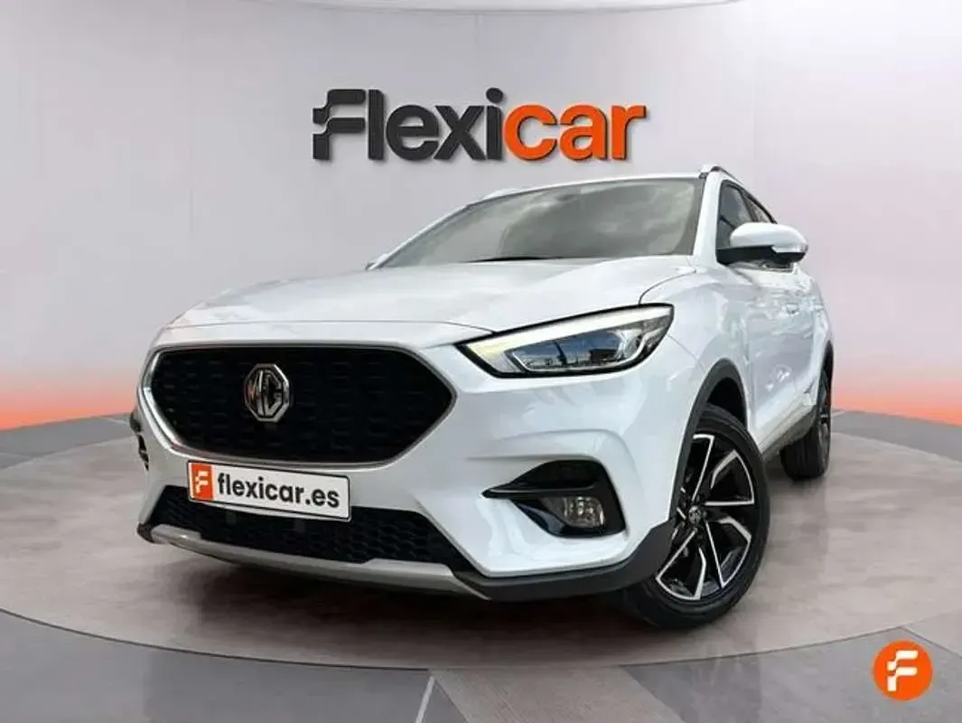 Usado MG ZS Luxury 111 CV (81 kW) 2023 Blanco SUV