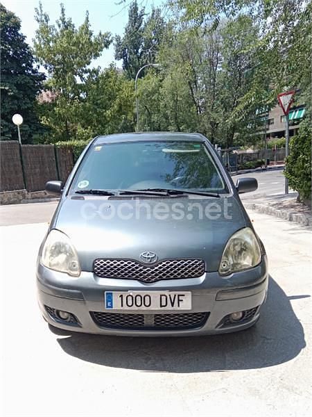 Gris / plata Usado 2006 Toyota Yaris Sol Berlina | 2500 € (Super precio) - Imagen 1/4