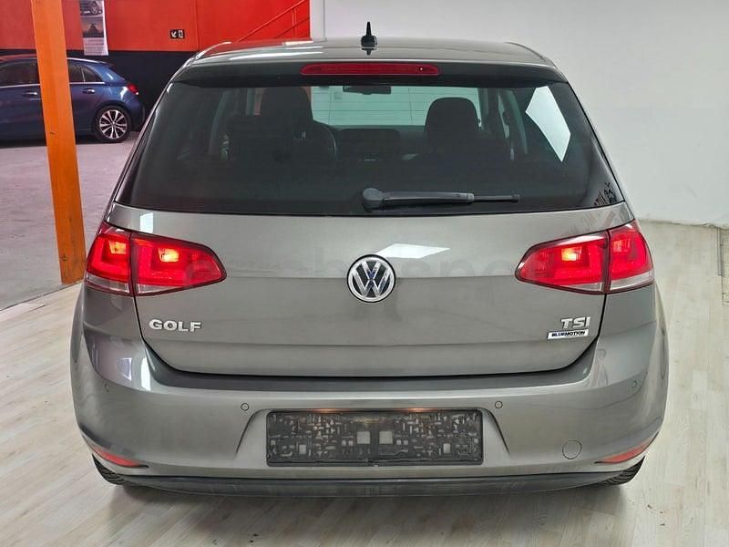 Usado VW Golf VII Edition 105 CV (77 kW) 2015 Gris / plata Berlina