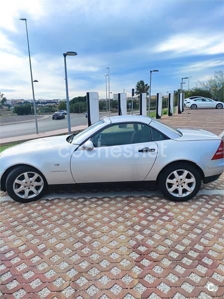 Usado Mercedes SLK230 193 CV (141 kW) 1998 Gris / plata Descapotable