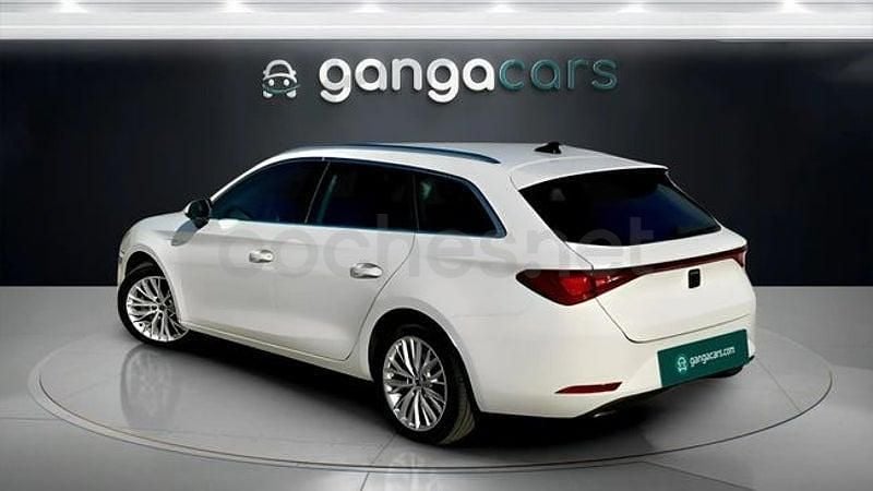 Usado Seat Leon XCELLENCE 204 HP (150 kW) 2022 Branco Sedan