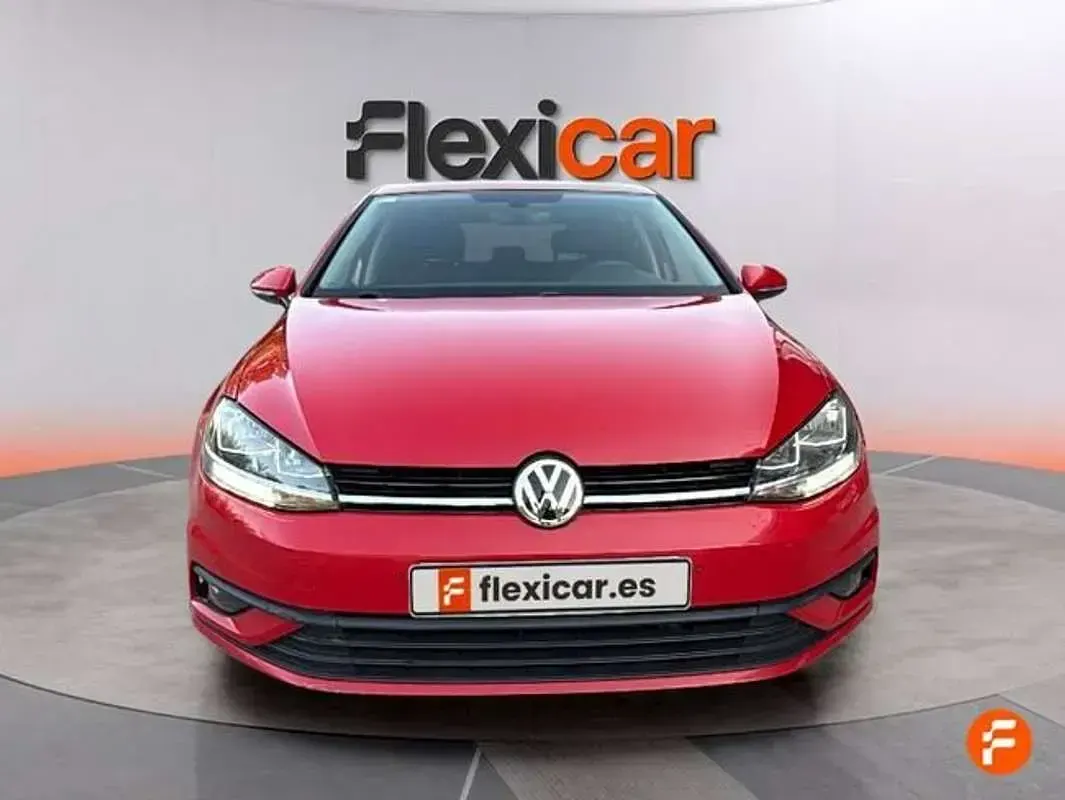 Usado VW Golf VII Advance 110 CV (80 kW) 2018 Rojo Utilitario