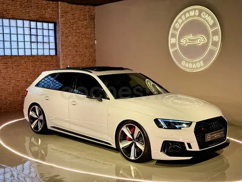 Usado Audi RS4 450 CV (330 kW) 2018 Blanco Familiar