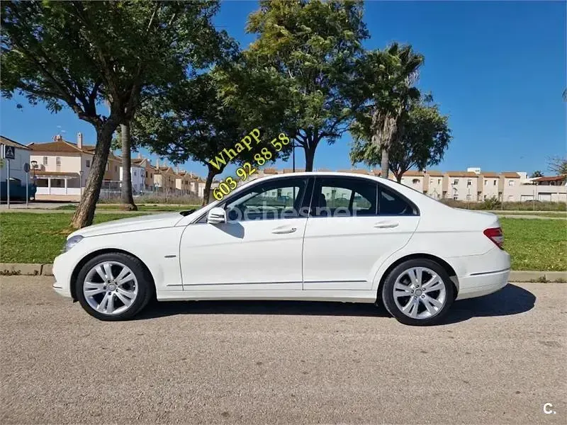 Usado Mercedes C200 Avantgarde 122 CV (89 kW) 2009 Blanco Berlina