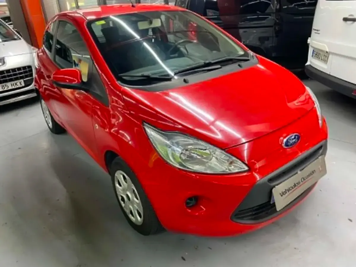Usado Ford Ka S 69 CV (50 kW) 2013 Rojo Utilitario