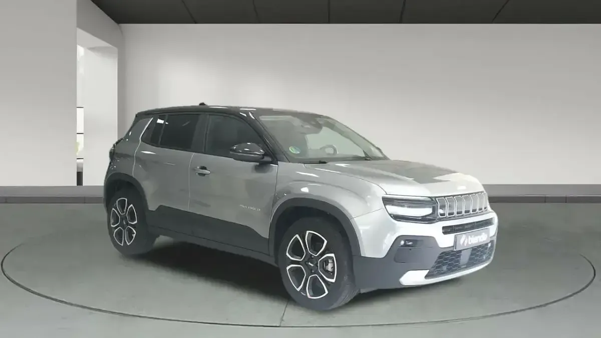 Usado Jeep Avenger Summit 100 CV (73 kW) 2024 Gris SUV