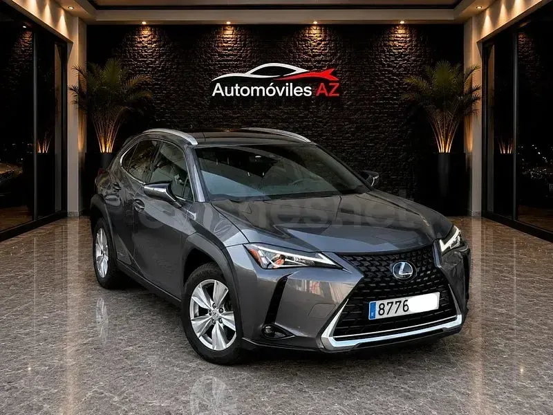 Usado Lexus UX 184 CV (135 kW) 2022 Gris / plata SUV