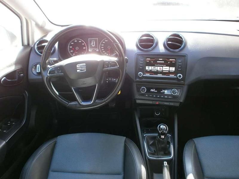 Usado Seat Ibiza Style 90 CV (66 kW) 2016 Blanco Utilitario