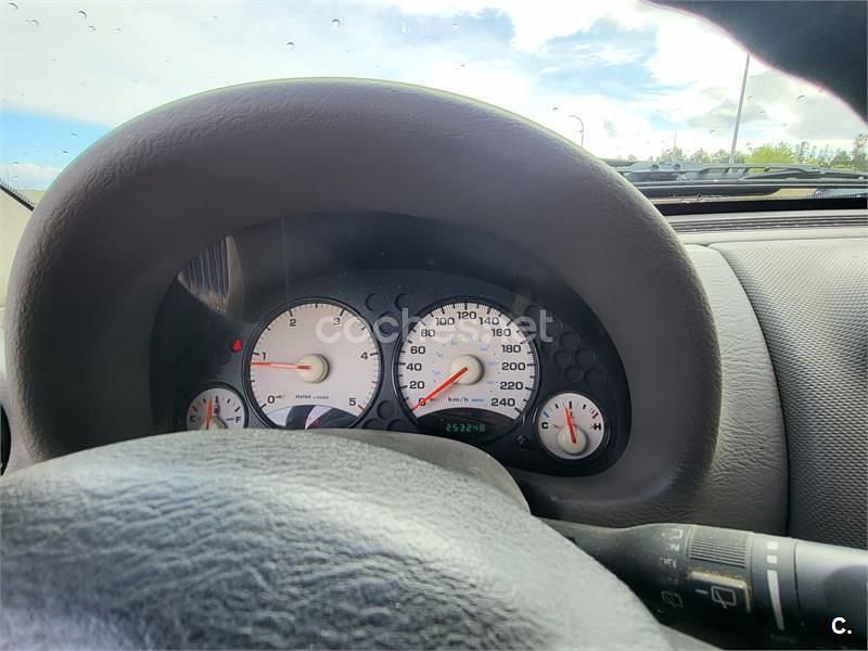 Usado Jeep Cherokee Sport 177 CV (130 kW) 2008 Granate SUV