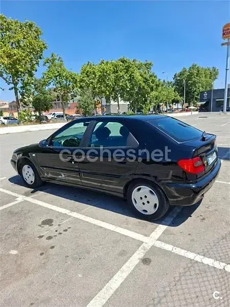 Usado Citroën Xsara 90 CV (66 kW) 1998 Negro Berlina