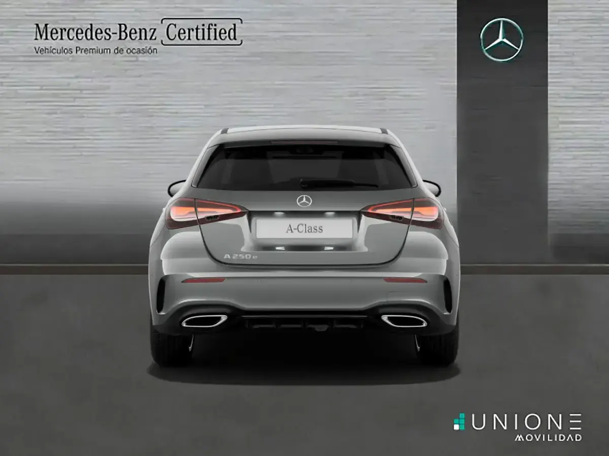 Usado Mercedes A250 120 CV (88 kW) 2025 Gris Berlina