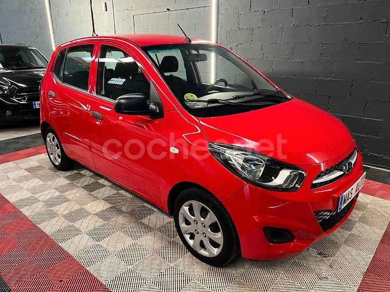 Rojo Usado 2012 Hyundai i10 Comfort Utilitario | 4990 € (Un poco caro) - Imagen 1/4