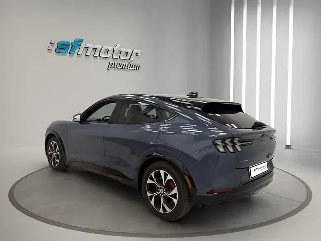 Usado Ford Mustang Mach-E 257 kW (350 CV) 2022 Azul SUV